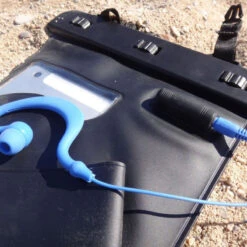 POCHETTE ETANCHE MP3 AVEC PRISE JACK ETANCHE SEAWAG 16 POCHETTE ETANCHE MP3 AVEC PRISE JACK ETANCHE SEAWAG -Spirit Kayak pochette etanche mp3 avec prise jack etanche seawag 5
